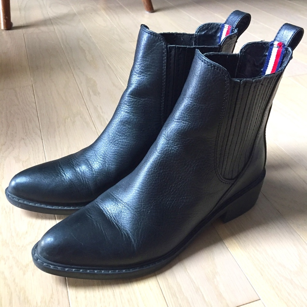 Tommy Hilfiger Black Leather Chelsea Boots US 8